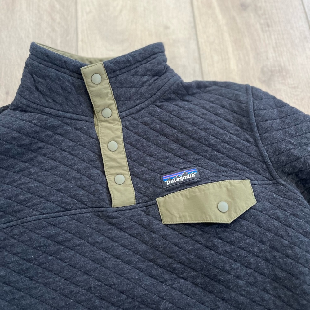 Patagonia Women’s Organic Gray Quilted Snap Pullover